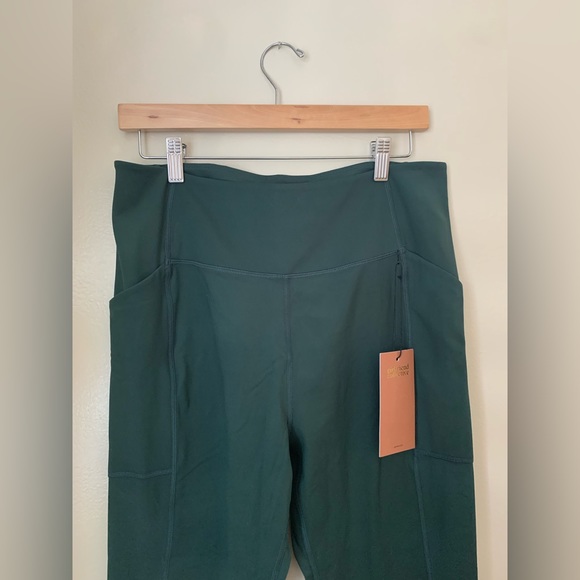 Girlfriend Collective Compressive Pocket Legging in Moss - Picture 6 of 7